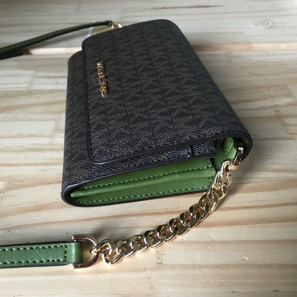 Michael Kors Purse🎈🎈 - Picture 4 of 12